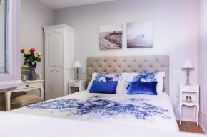 Lora Center Room Como